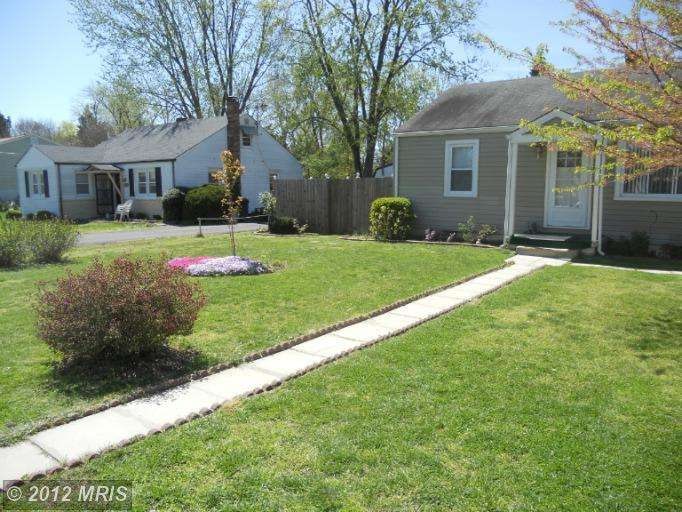 8903 Marquis Ln, Clinton, MD 20735 - photo 1