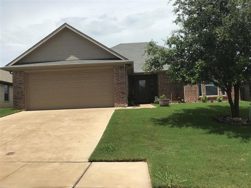 1229 Newcastle Dr, Weatherford, TX 76086 - photo 1