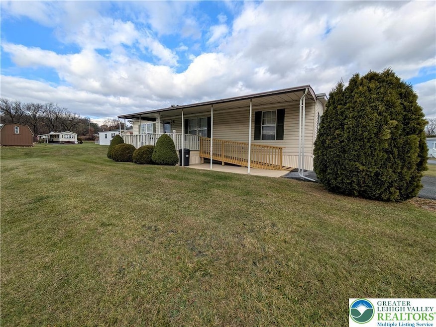 43 David Dr, Walnutport, PA 18088 - photo 1