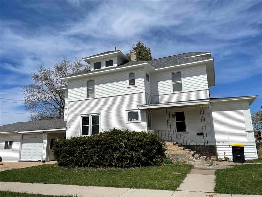 1321 Superior Ave, Tomah, WI 54660 - photo 1