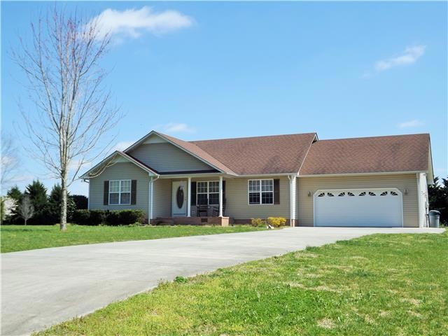 Charming home in River Wood subdivision with 3 Bedrooms, 2 full baths & 2 car garage! 