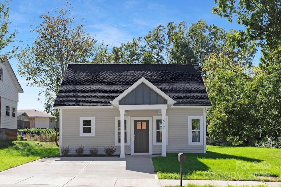 1822 Wilson W Lee Blvd, Statesville, NC 28677 - photo 1