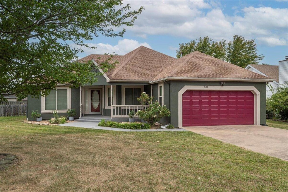 301 N Marie St, Nixa, MO 65714 - photo 1