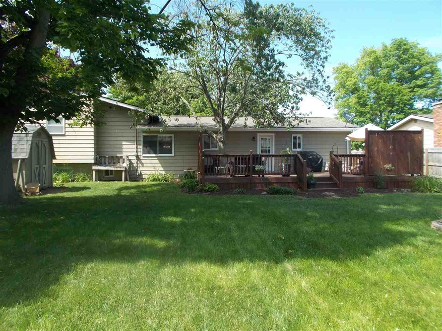 926 Springview Dr, Flushing, MI 48433 - photo 1