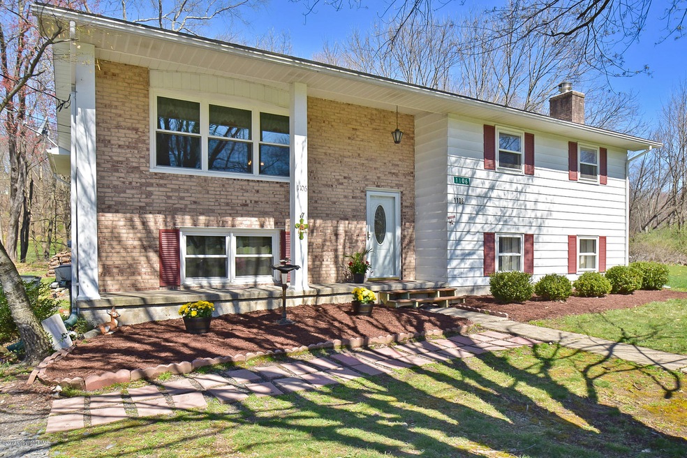 1106 Wedgewood Lake Dr, Stroudsburg, PA 18360 - photo 1