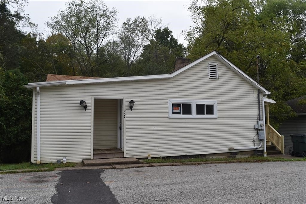 205 Mcfadden St, Saint Clairsville, OH 43950 - photo 1