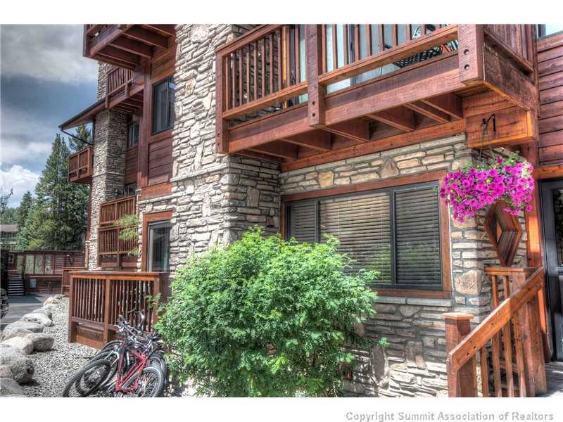 Exterior Front. Ski right to the back door of this