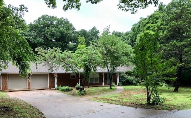 2400 Rambling Rd, Edmond, OK 73025 - photo 1