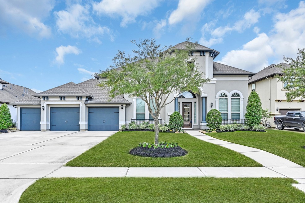 Welcome Home to 2610 Kielder Shadow Ct!