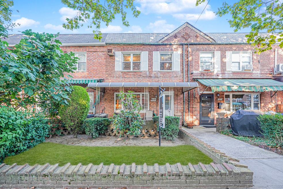 Pending $749,000 • Co-Listing Agent