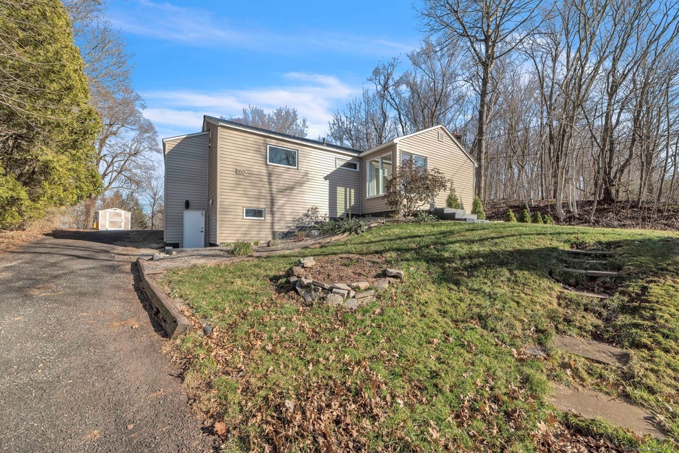 550 East St N, Suffield, CT 06078 - photo 1