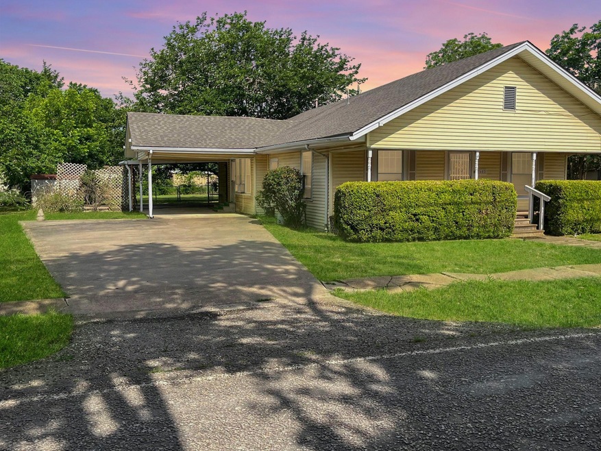 602 S Pearl St, Trenton, TX 75490 - photo 1