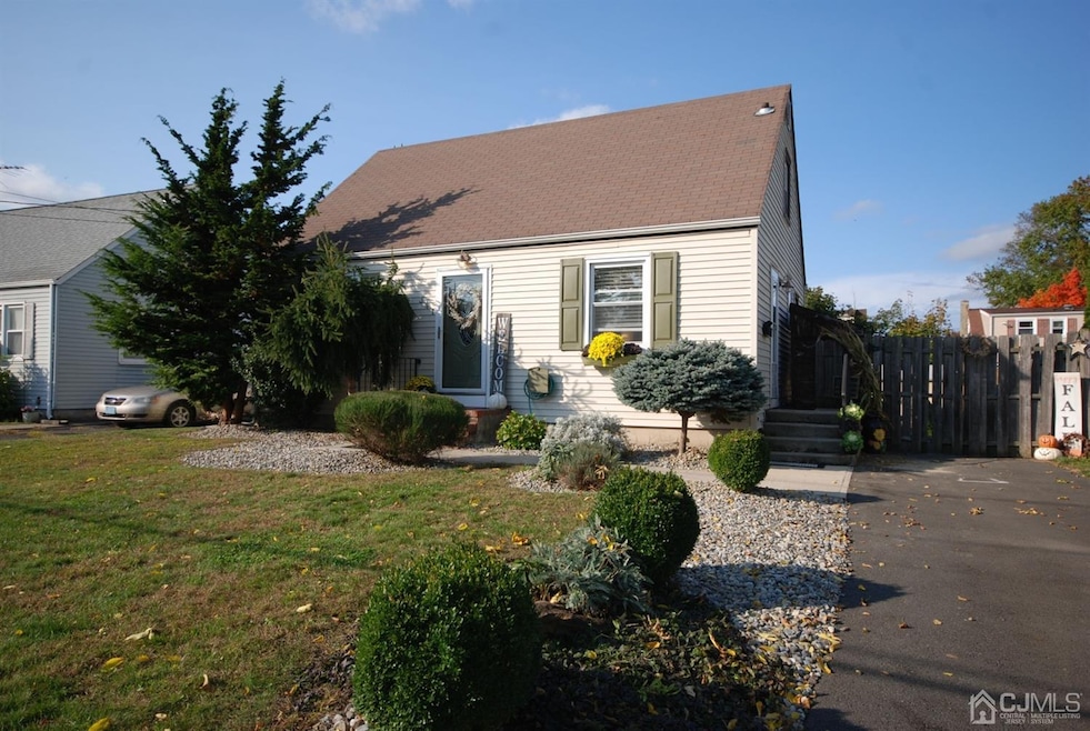 341 Giles Ave, Middlesex, NJ 08846 - photo 1