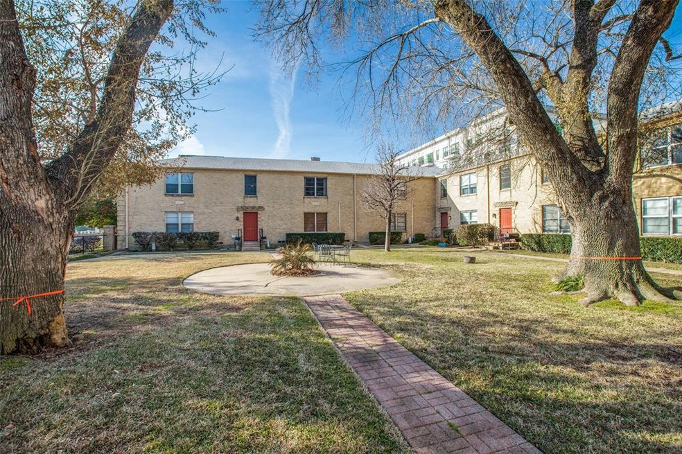 4847 N Central Expy unit D, Dallas, TX 75205 - photo 1