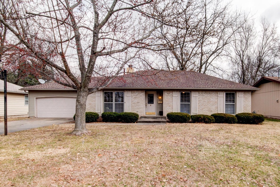 1038 Peach Tree-4