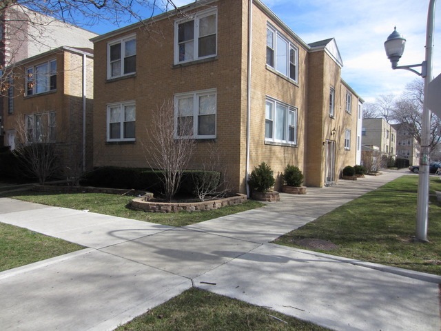 unlisted-address, Chicago, IL 60659 - photo 1