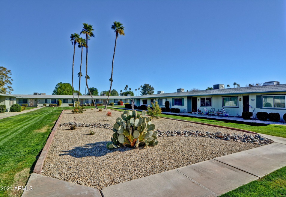 10848 W Santa fe Dr, Sun City, AZ 85351 - photo 1