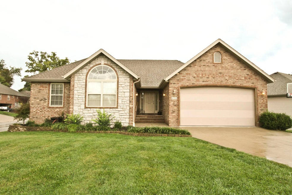 920 Welch St, Nixa, MO 65714 - photo 1