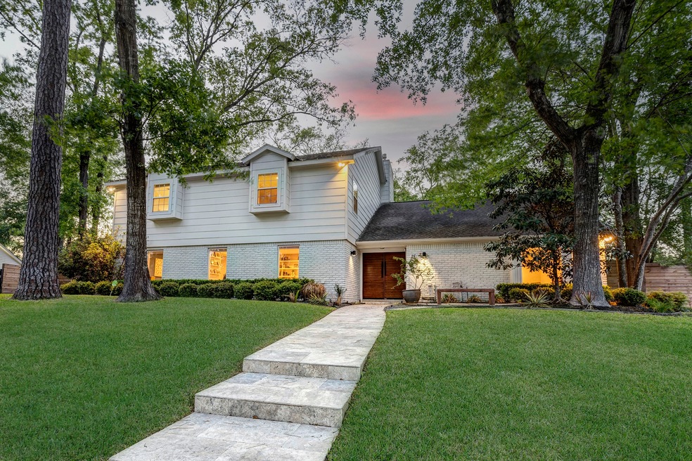 15 Warrenton Dr, Houston, TX 77024 - photo 1