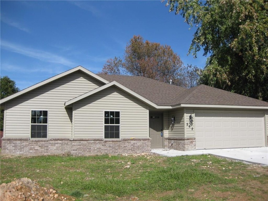 562 Costales Ln, Bethel Heights, AR 72764 - photo 1