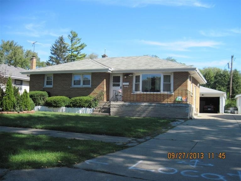 9043 Hess Dr, Highland, IN 46322 - photo 1