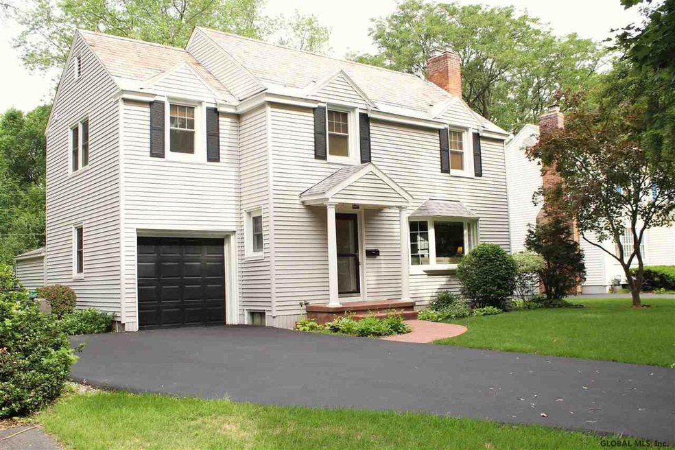 1539 Regent St, Schenectady, NY 12309 - photo 1