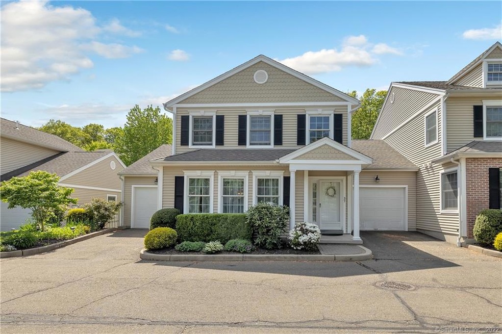 37 Hawthorne Ridge Cir, Trumbull, CT 06611 - photo 1