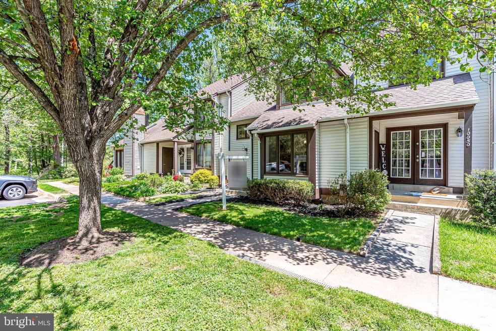 10052 Beacon Pond Ln, Burke, VA 22015 - photo 1