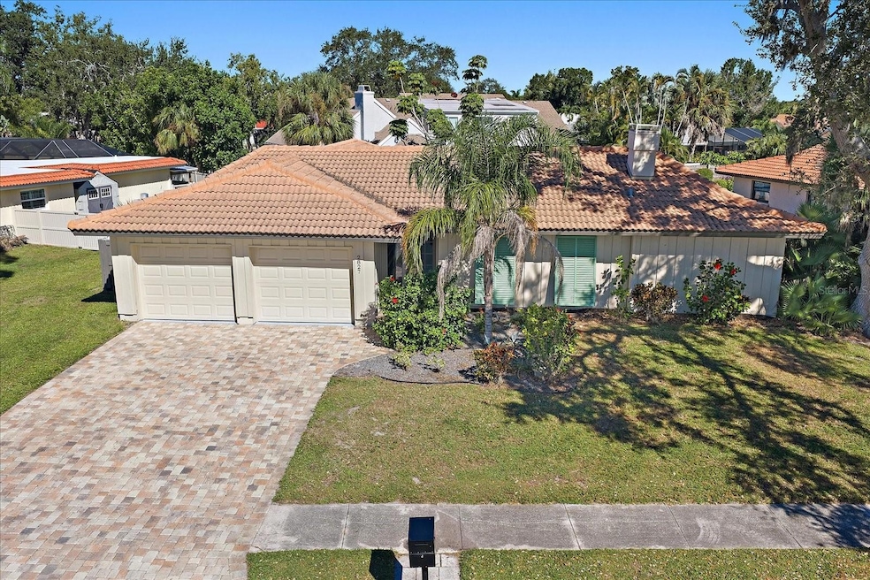 2827 Hardee Dr, Sarasota, FL 34231 - photo 1