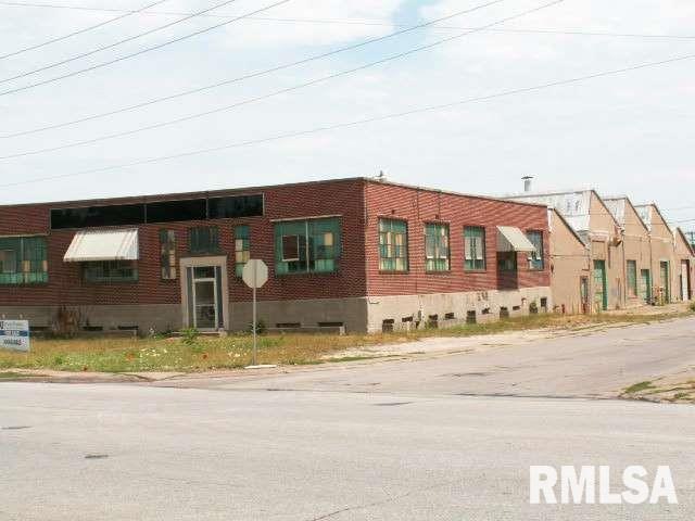 1545 Rockingham Rd, Davenport, IA 52802 - photo 1