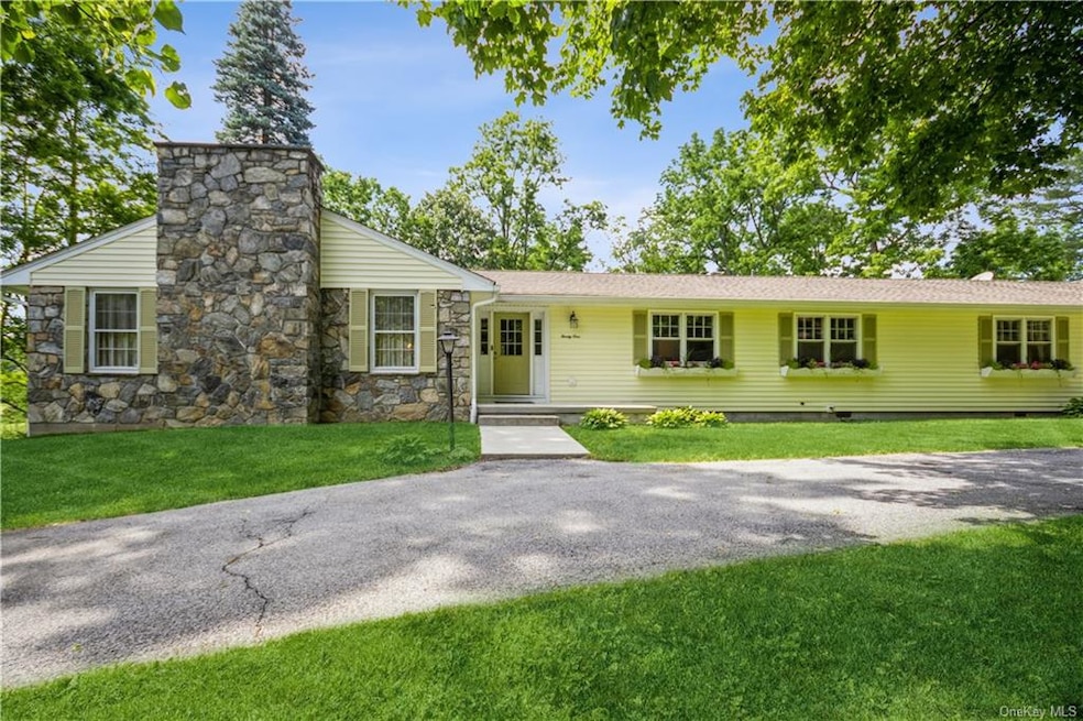 21 Country Club Rd, Hopewell Junction, NY 12533 - photo 1