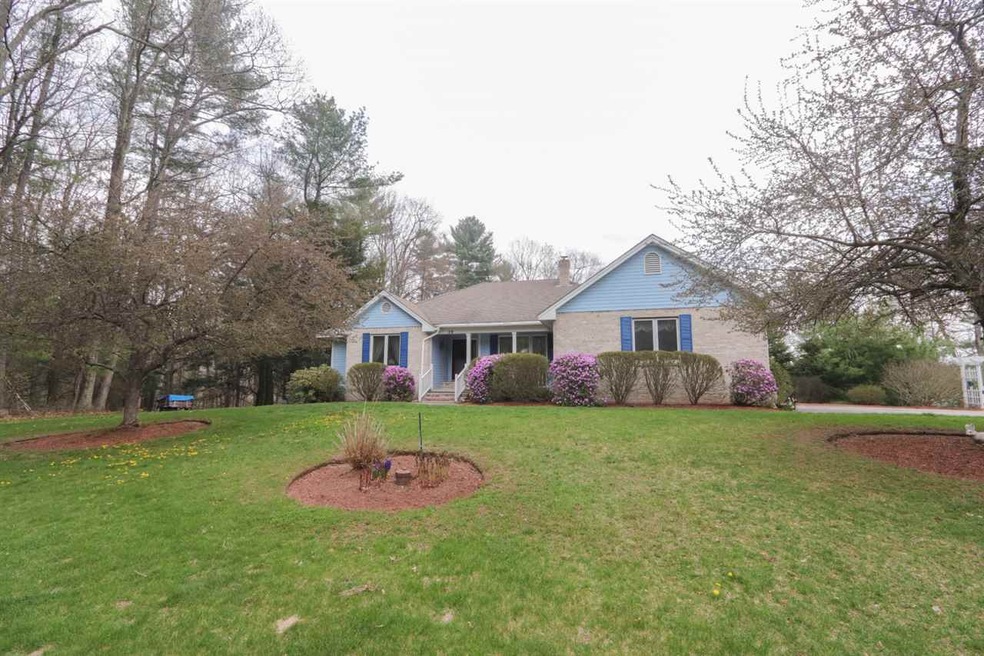 29 Woodcrest Dr, Hudson, NH 03051 - photo 1