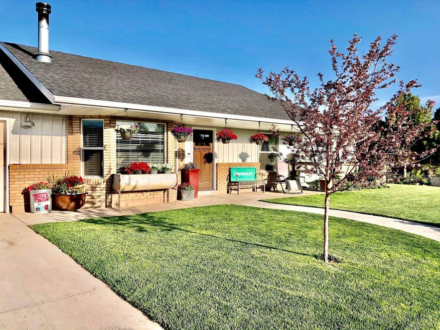 4 bedroom 2 bath beauty