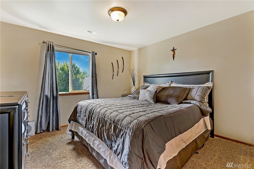 1223 Spruce Cir unit B, Lynden, WA 98264 - photo 1