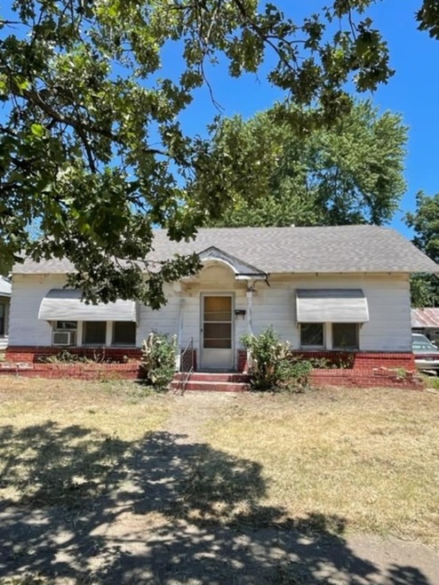 1120 E Broadway St, Cushing, OK 74023 - photo 1