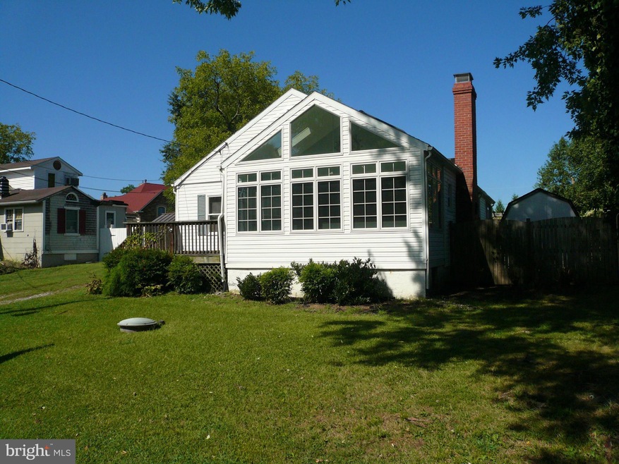 402 Lakeview Ave, Edgewater, MD 21037 - photo 1