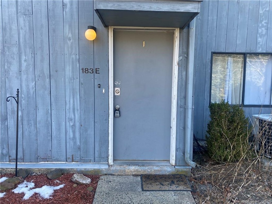 183 Thompson St unit E, East Haven, CT 06513 - photo 1