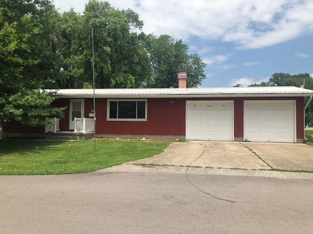 921 Jefferson St, Covington, IN 47932 - photo 1