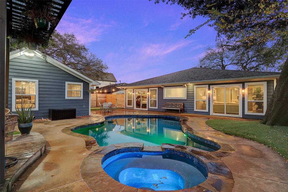 1502 Thornton Rd, Houston, TX 77018 - photo 1