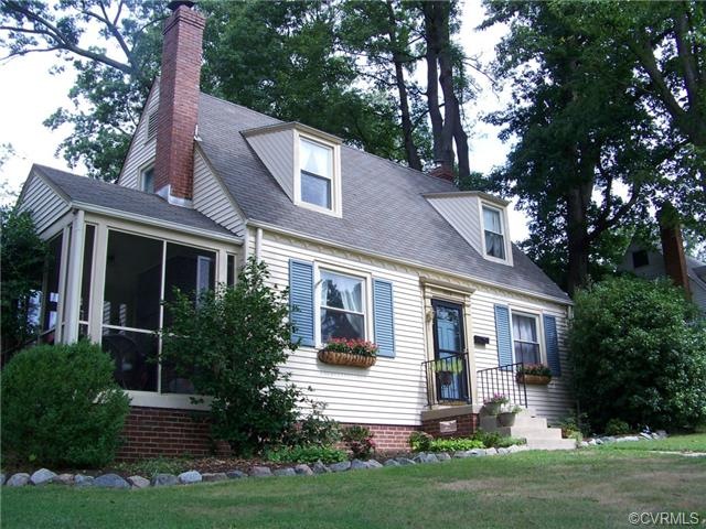 EXTERIOR PHOTO.