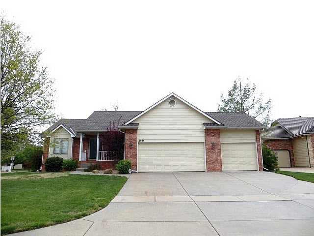 Spacious Home with Great Open Floor Plan!