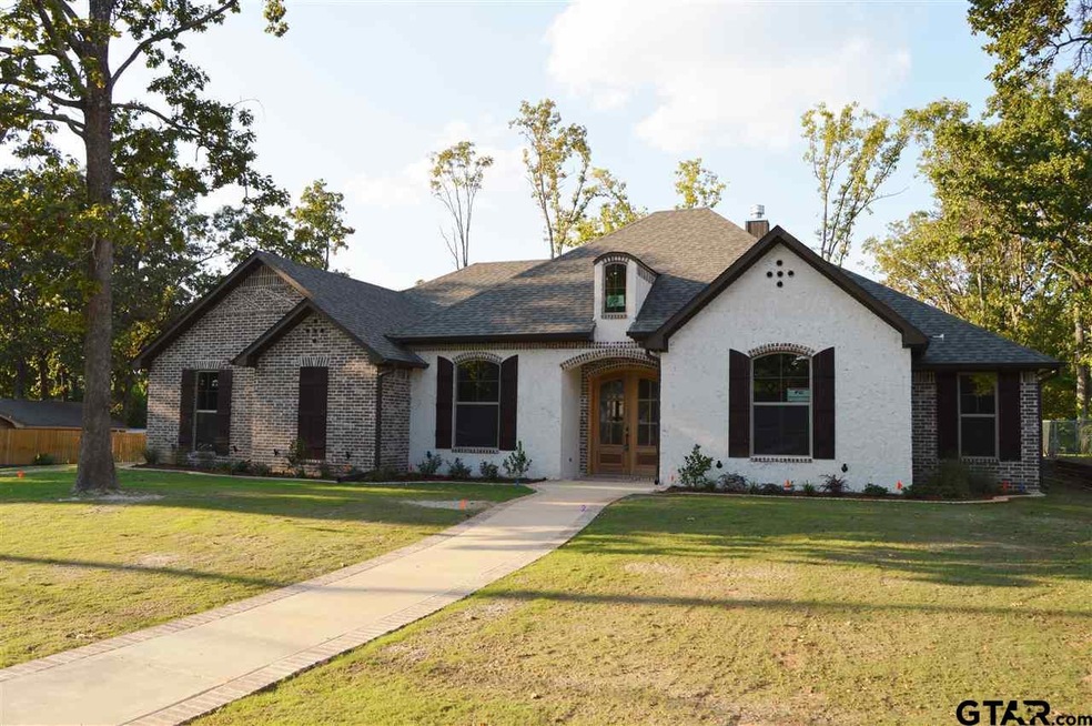 1422 Hubbard Dr, Tyler, TX 75703 - photo 1