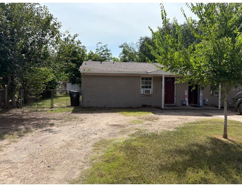 1213 8th St, Rosenberg, TX 77471 - photo 1