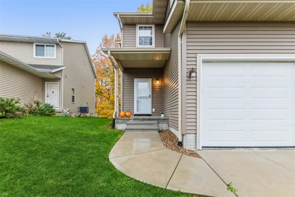 2022 Sugar Creek Dr NW unit A, Cedar Rapids, IA 52405 - photo 1