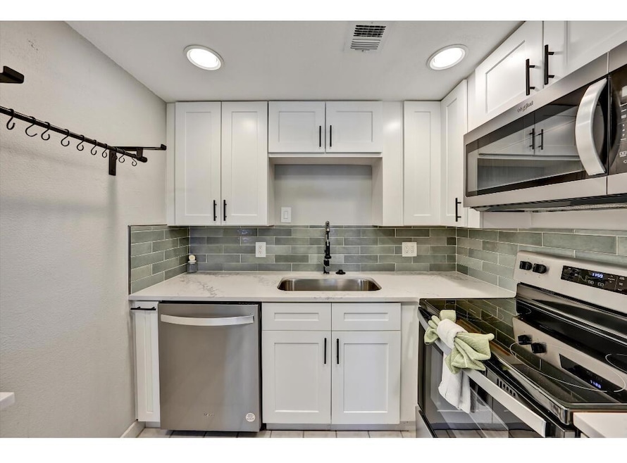 209 Northampton K unit K, West Palm Beach, FL 33417 - photo 1