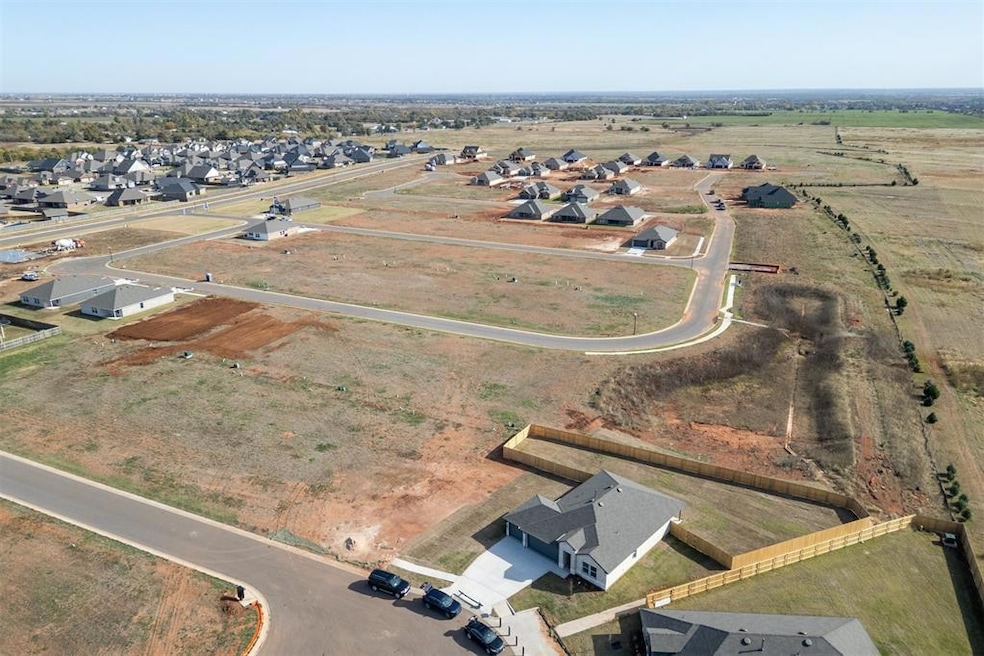 1262 Burlywood Ln, Piedmont, OK 73078 - photo 1