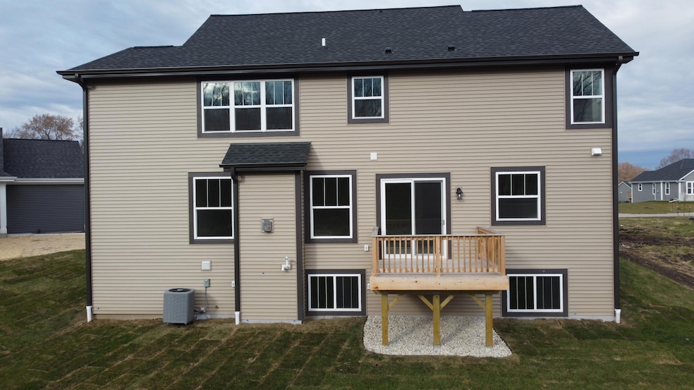 1036 Waterstone Ct, Pewaukee, WI 53072 - photo 1