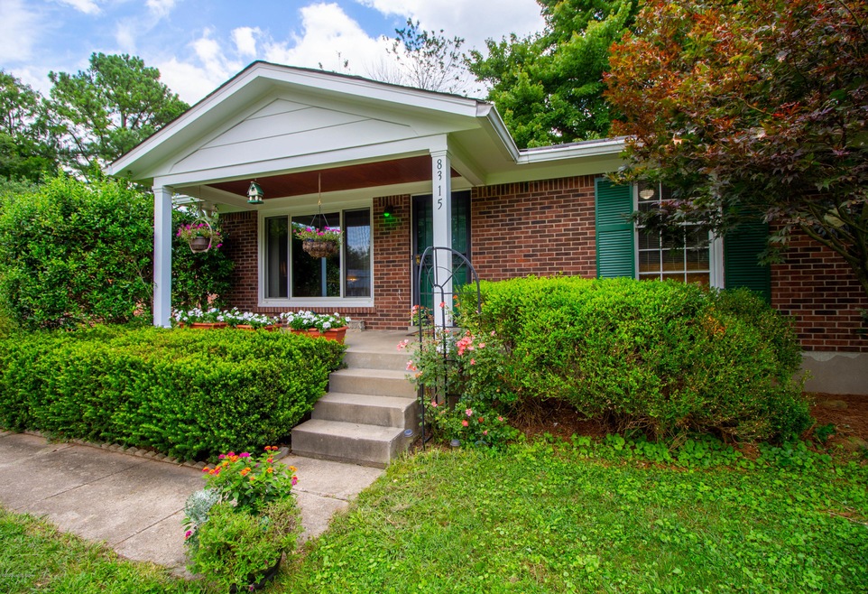 8315 Millington Ct, Louisville, KY 40228 - photo 1