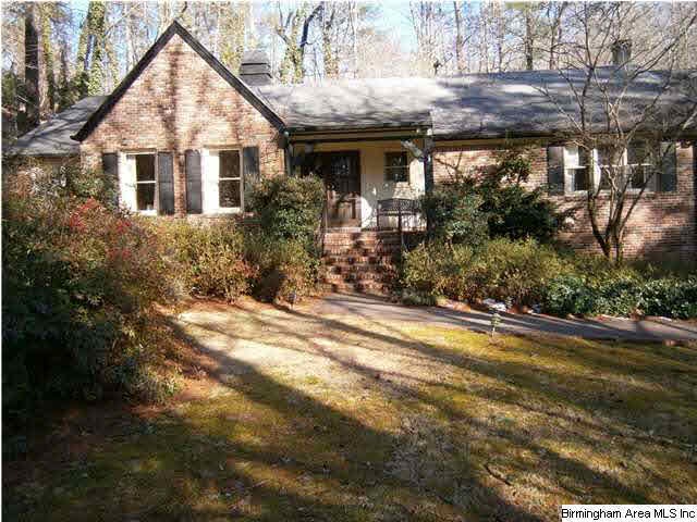 Lovely all brick one level with lower level playro