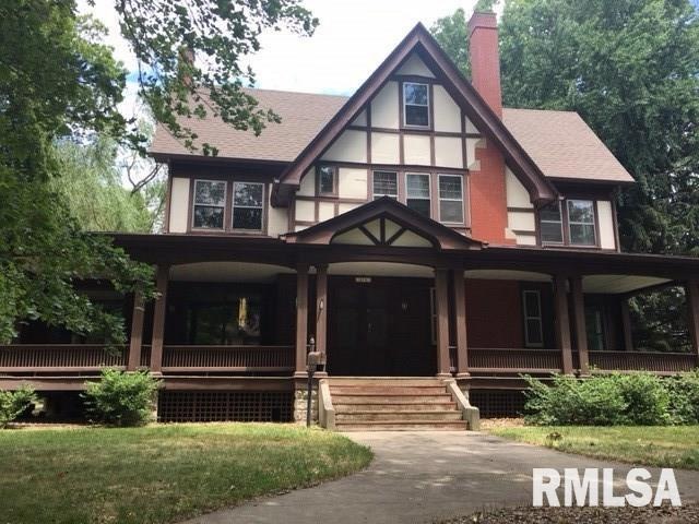 304 Tremont St, Lincoln, IL 62656 - photo 1